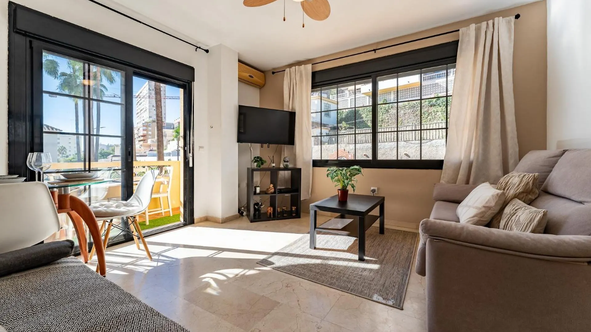 Malagasuite Beautiful Pool & Parking Torremolinos Apartment